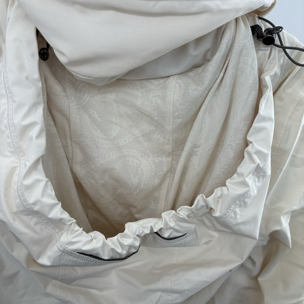 Lululemon Ivory Paisley Lace Lined Rain Drop JACKET Size 4 Women's Vented Hood - Picture 4 of 5